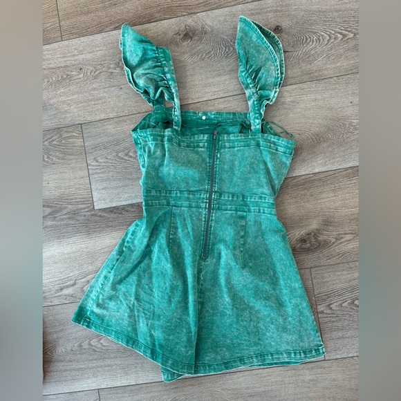 Flying Tomato Green Acid Wash Romper size medium only worn once - Picture 7 of 11